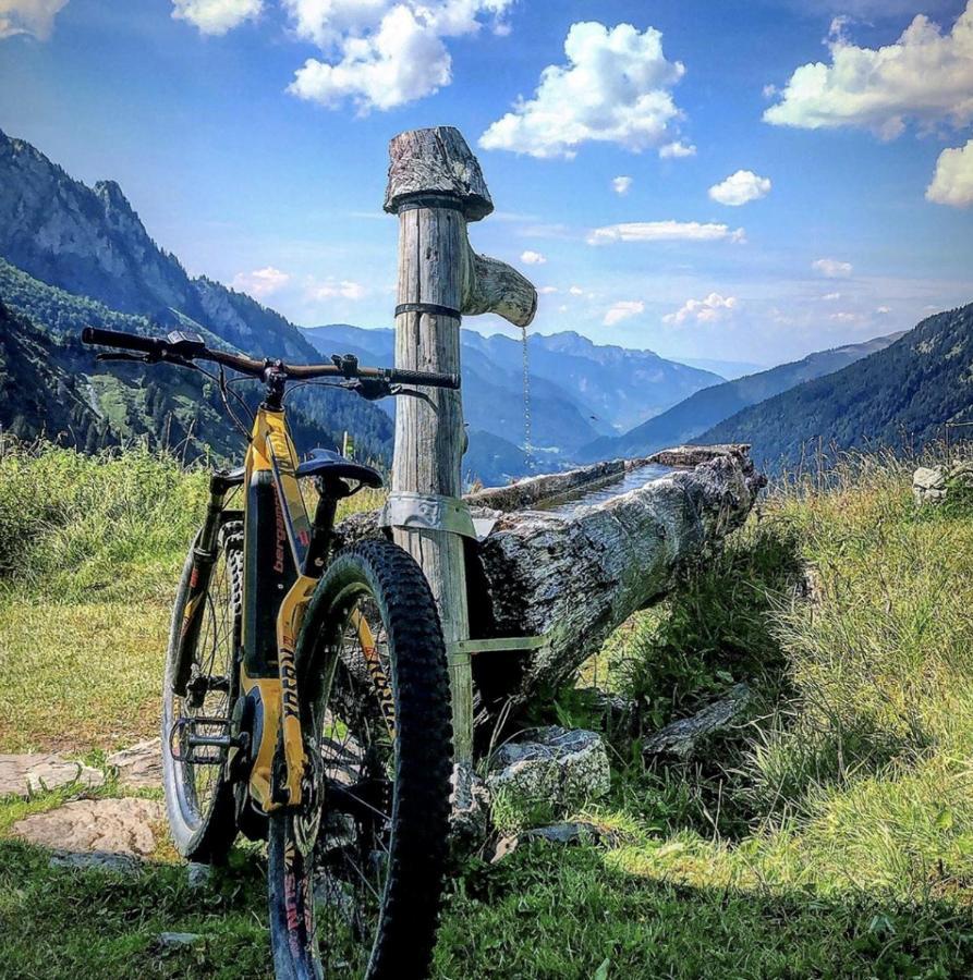 Micro-Lodge, Le Petit Nid D'Amour Montriond Exteriér fotografie